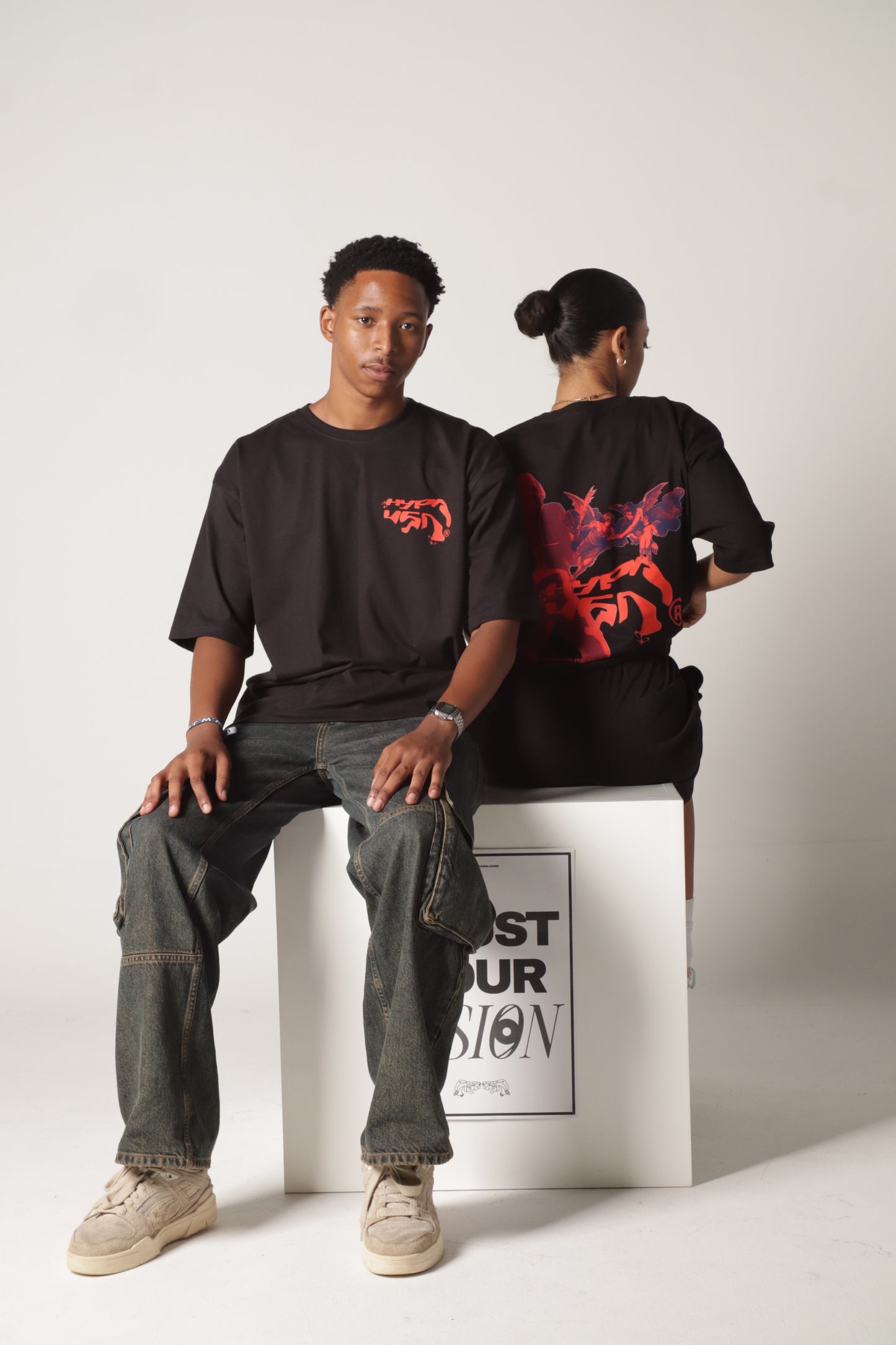 " SCARLET VSN " Tee