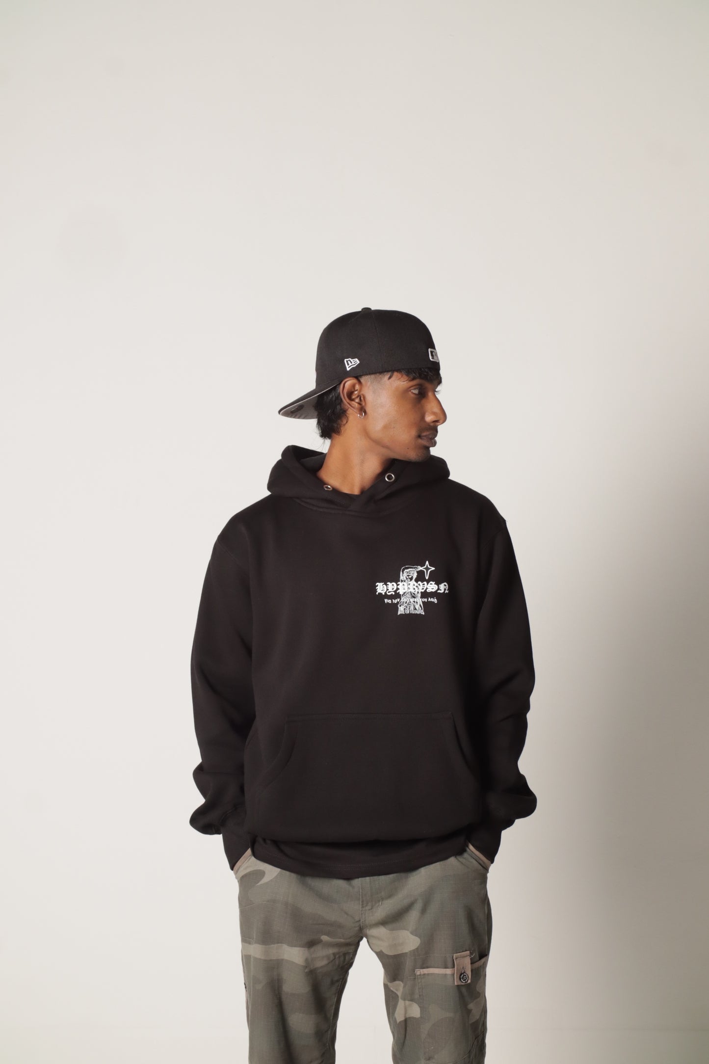 M4V HOODIE