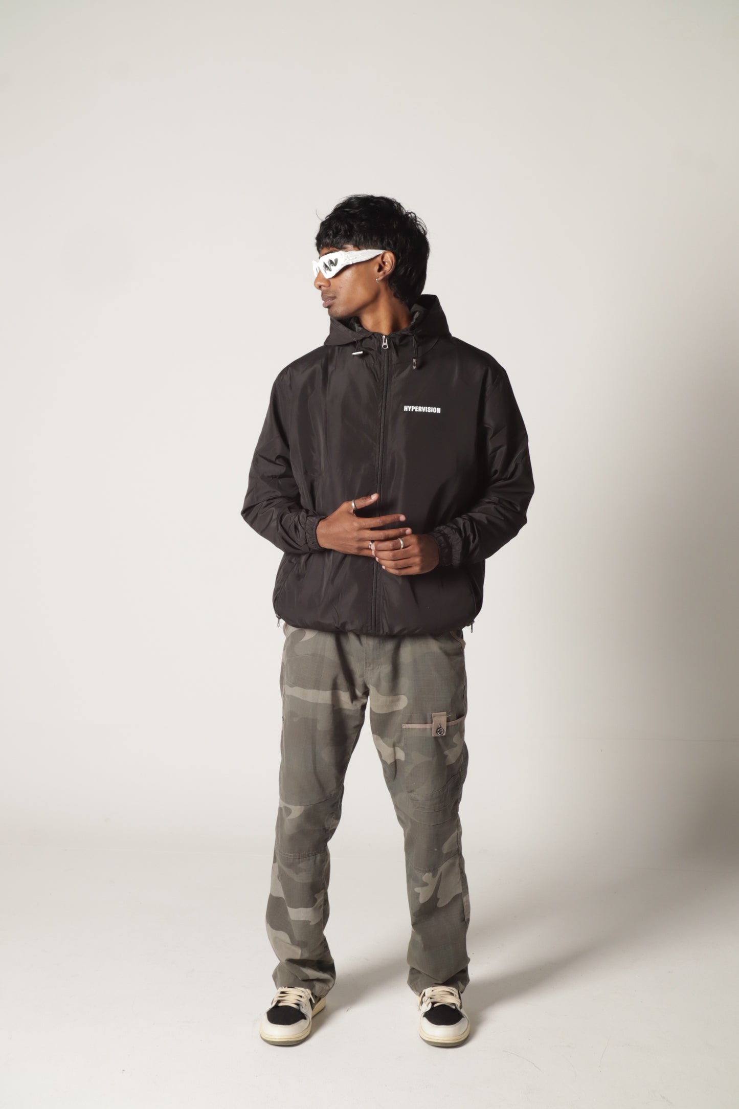 V1 WINDBREAKER BLACK ONYX